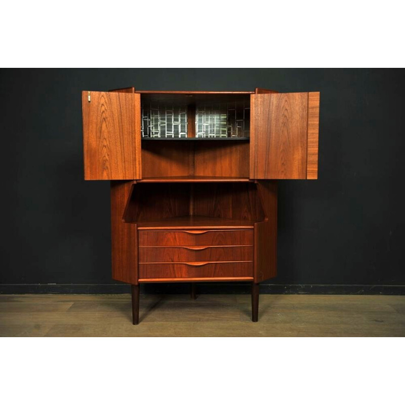 Teak corner bar in teak with lock, Gunni OMANN - 1970s