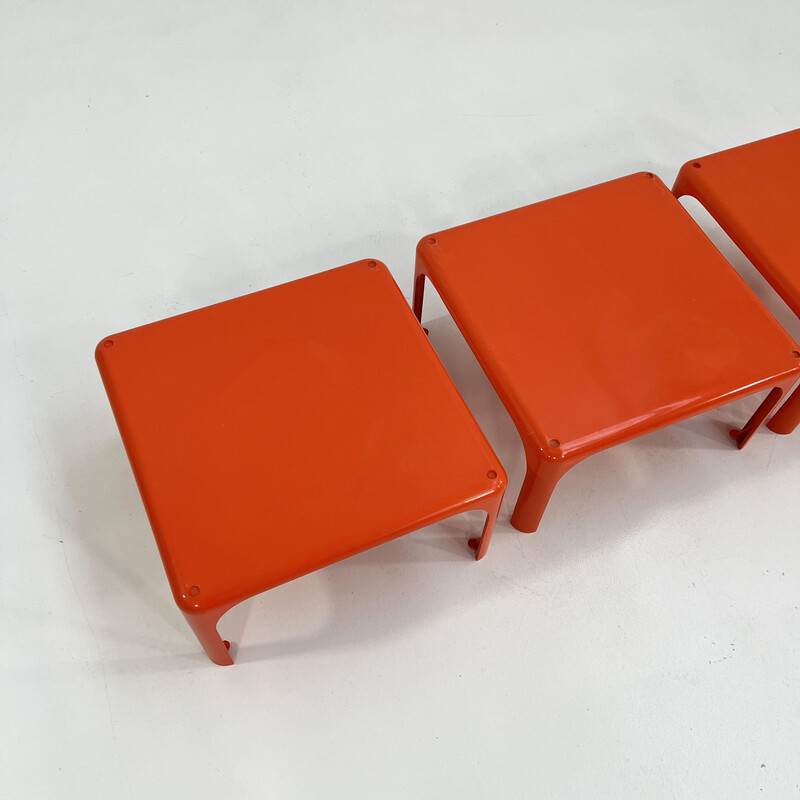 Set di 3 tavolini vintage arancioni Demetrio 45 di Vico Magistretti per Artemide, anni '70
