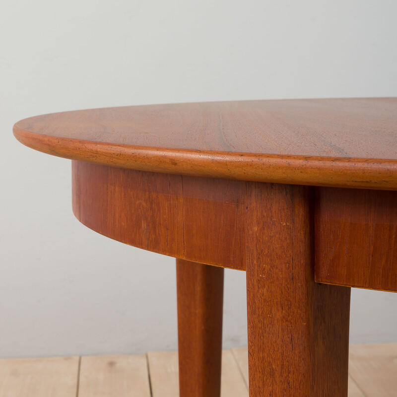 Mesa de extensão de teca Vintage round por Henning Kjaernulf, Dinamarca 1960