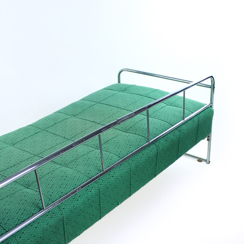 Vintage Bauhaus daybed in bent chrome, Czechoslovakia 1940s