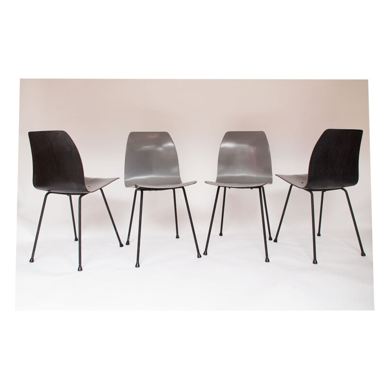 4 chaises "CM131" grises en bakélite et en métal, Pierre PAULIN - 1950