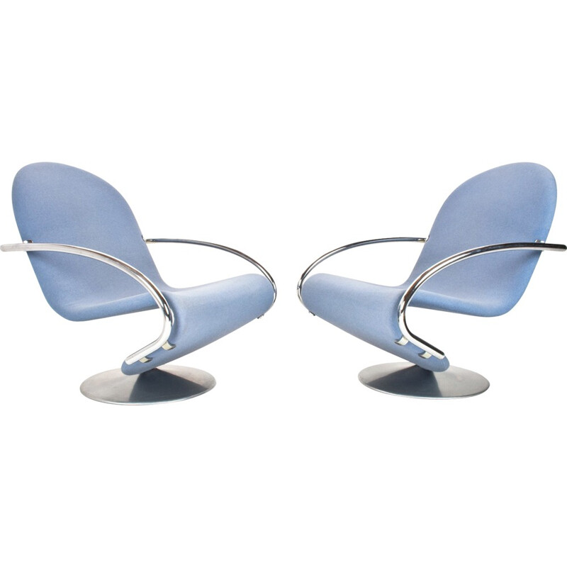 Fritz Hansen pair of two light blue woolen and aluminium easy chairs,  Verner PANTON - 1970s 