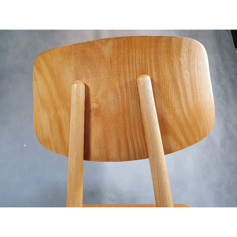 Set van 8 vintage beukenhouten stoelen van Ton, Tsjecho-Slowakije 1960