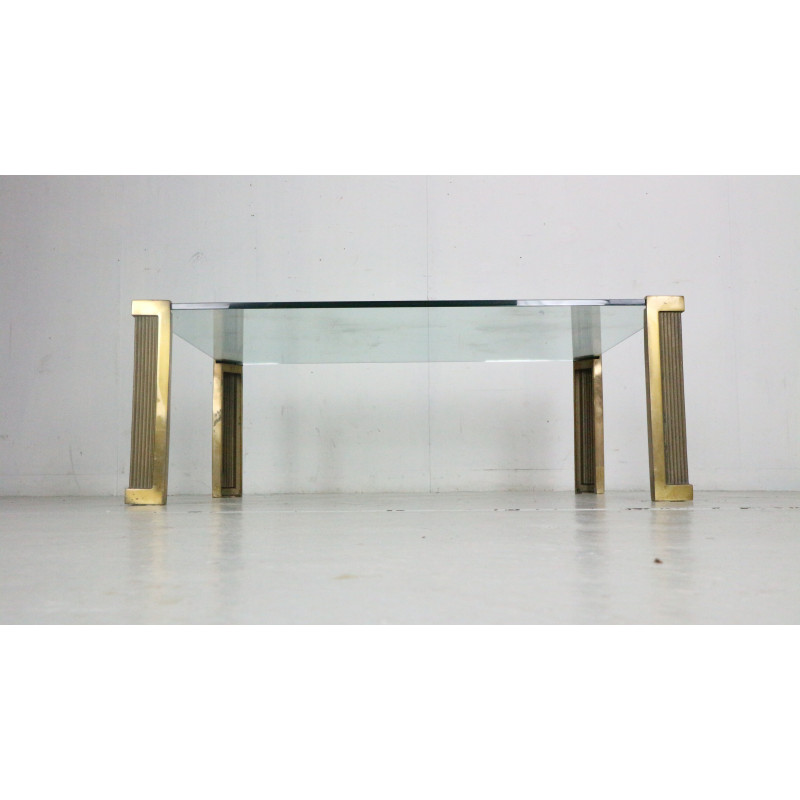 Mesa de centro vintage de latón y cristal de Peter Ghyczy para Ghyzcy, Alemania años 70