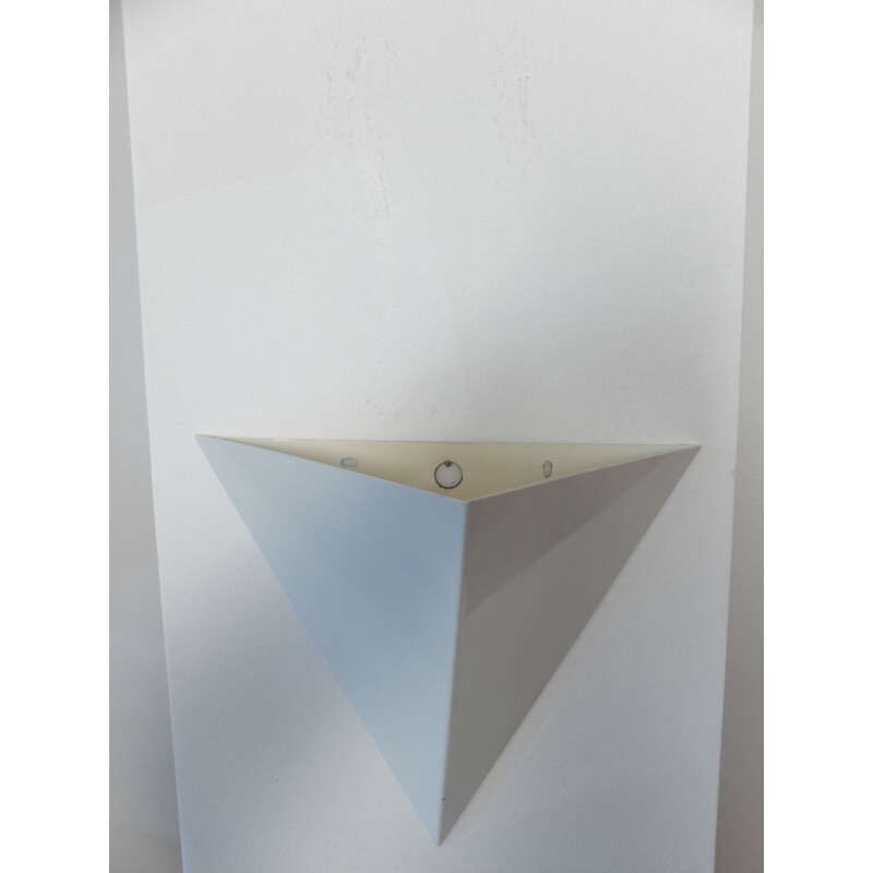 Pair of white pyramidal and painted wall lamps in metal - 1980s