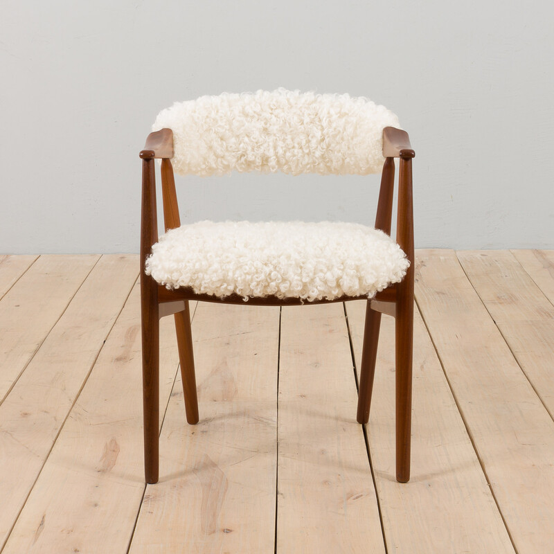 Sillón vintage de teca y piel de oveja natural de TH Harlev para Farstrup Møbler, Dinamarca 1960