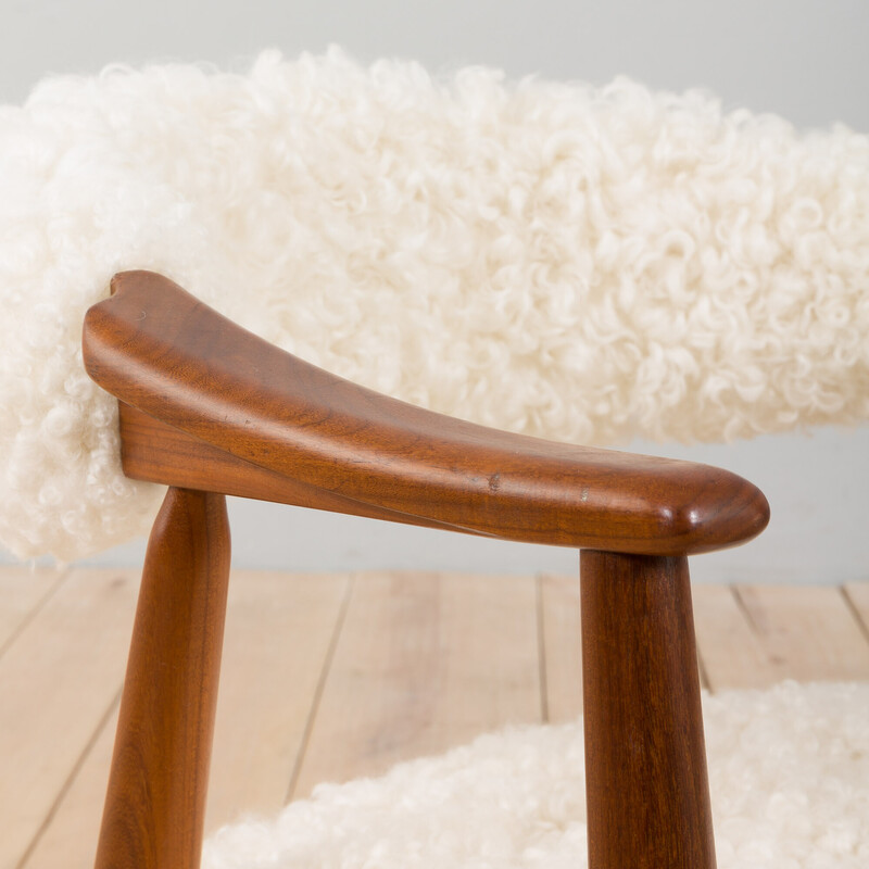 Vintage teak en natuurlijke schapenvacht fauteuil van TH Harlev voor Farstrup Møbler, Denemarken 1960