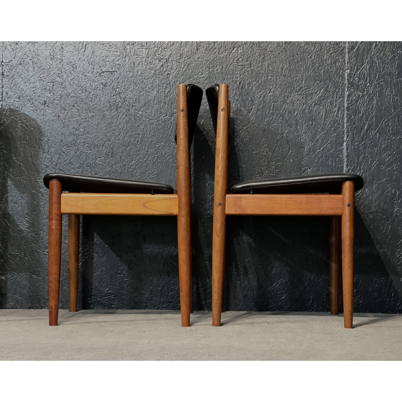 Set of 4 vintage chairs model 197 by Finn Juhl for France and Son, Denmark