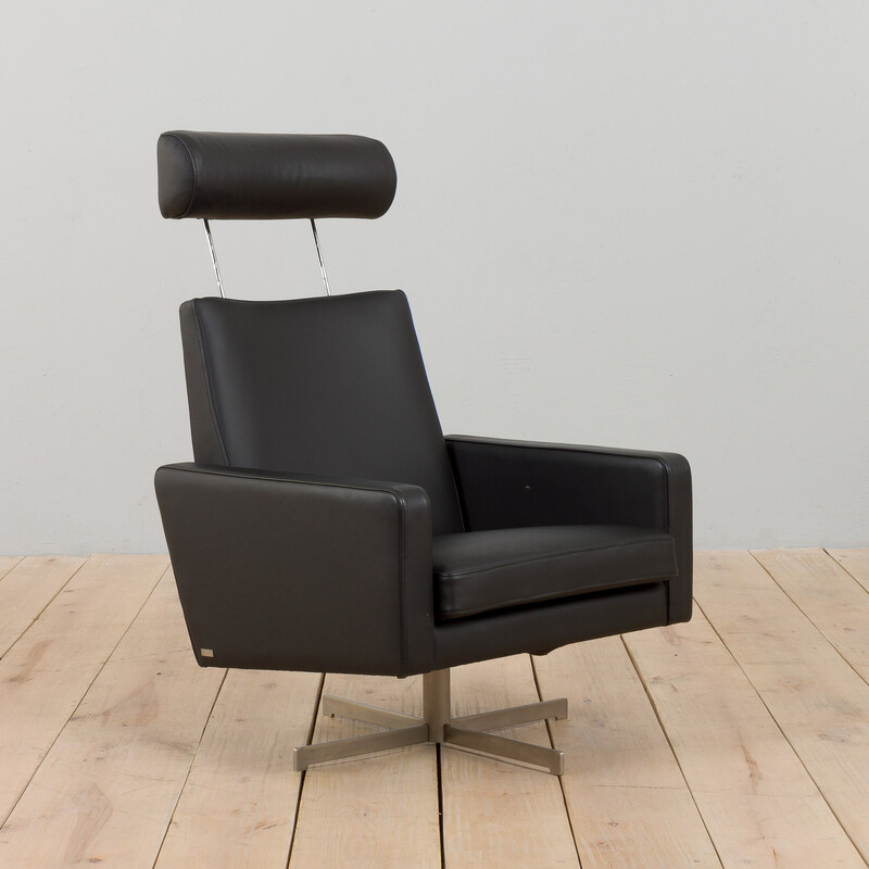 Pair of Danish mid century recliner black leather armchairs by Skipper, 1980s