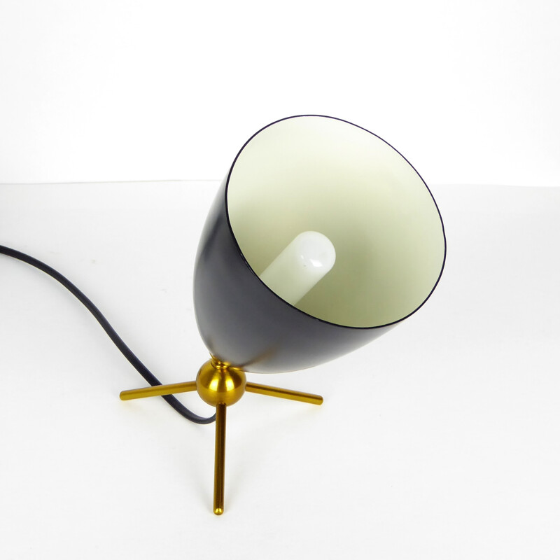 Lampe de table conique noire en métal laqué et laiton - 1950