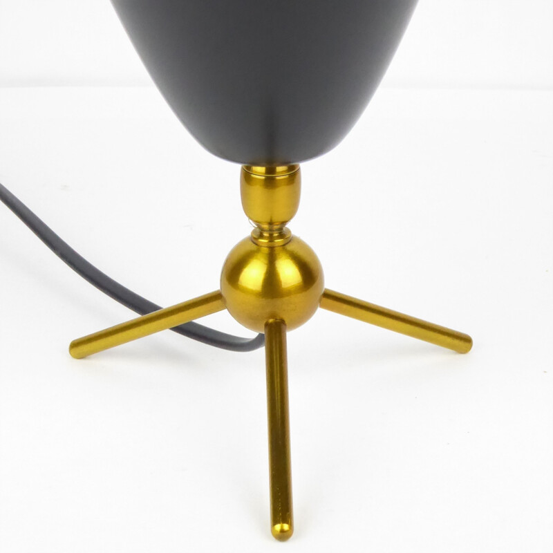 Lampe de table conique noire en métal laqué et laiton - 1950