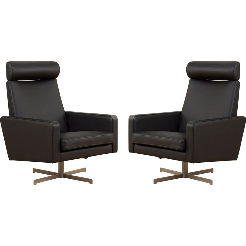 Pair of Danish mid century recliner black leather armchairs by Skipper, 1980s