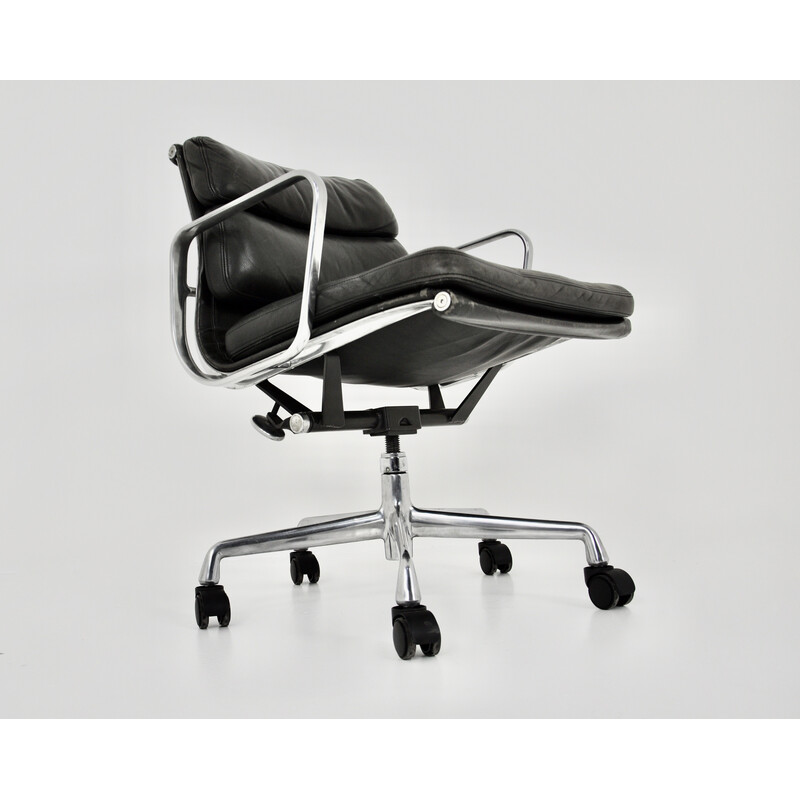 Poltrona vintage in pelle nera di Charles e Ray Eames per Icf, 1970