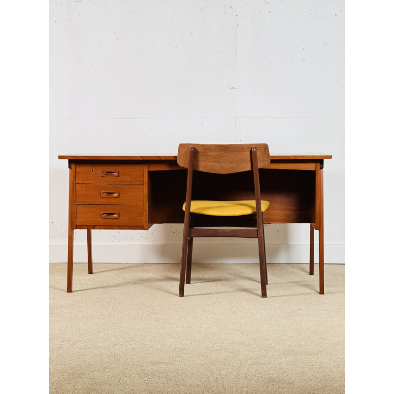 Danish vintage desk in teak