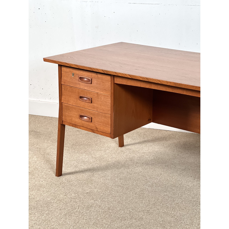 Danish vintage desk in teak