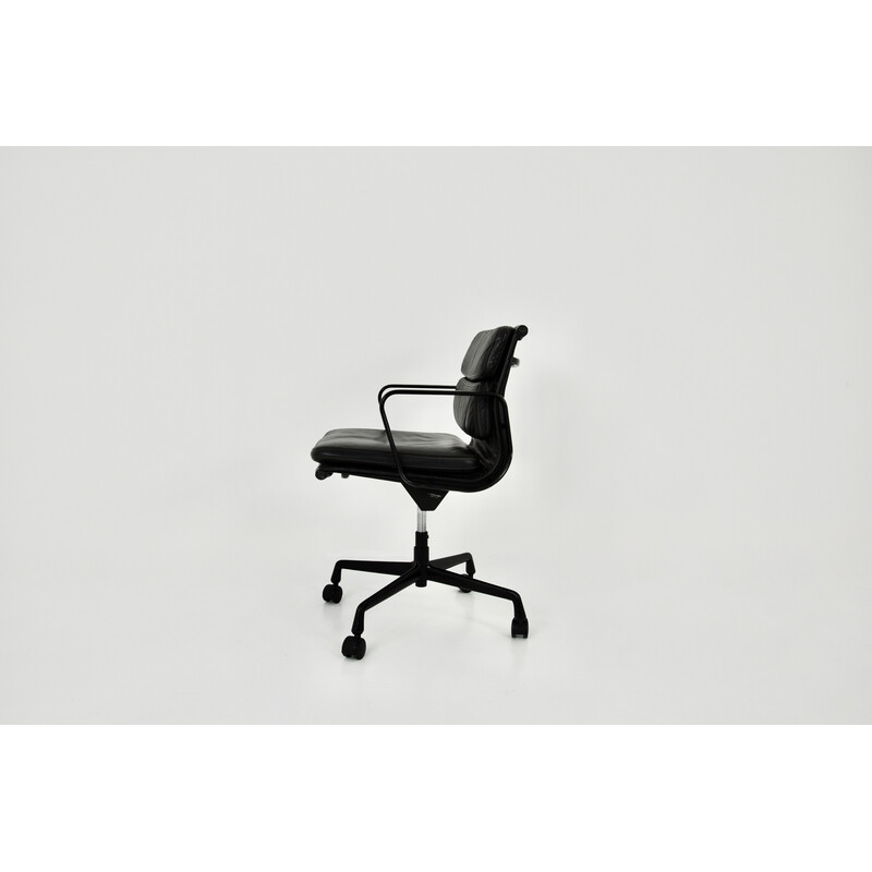 Fauteuil de bureau vintage en cuir noir de Charles et Ray Eames pour Icf, 1970