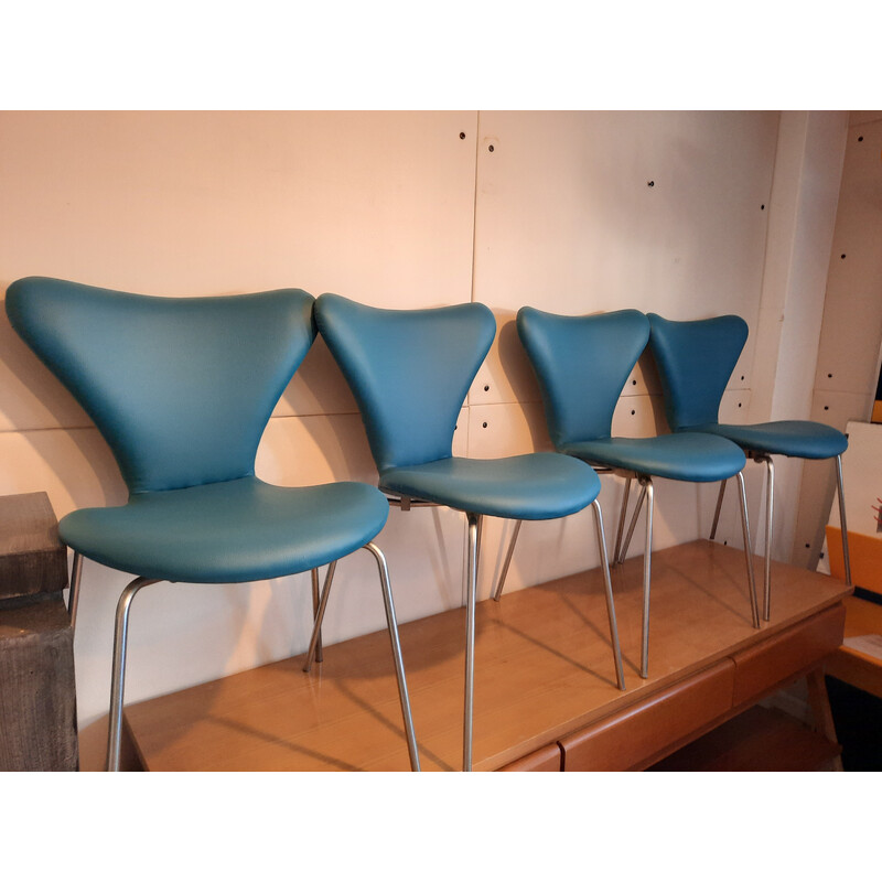 Set of 4 vintage chairs by Arne Jacobsen for Fritz Ansen