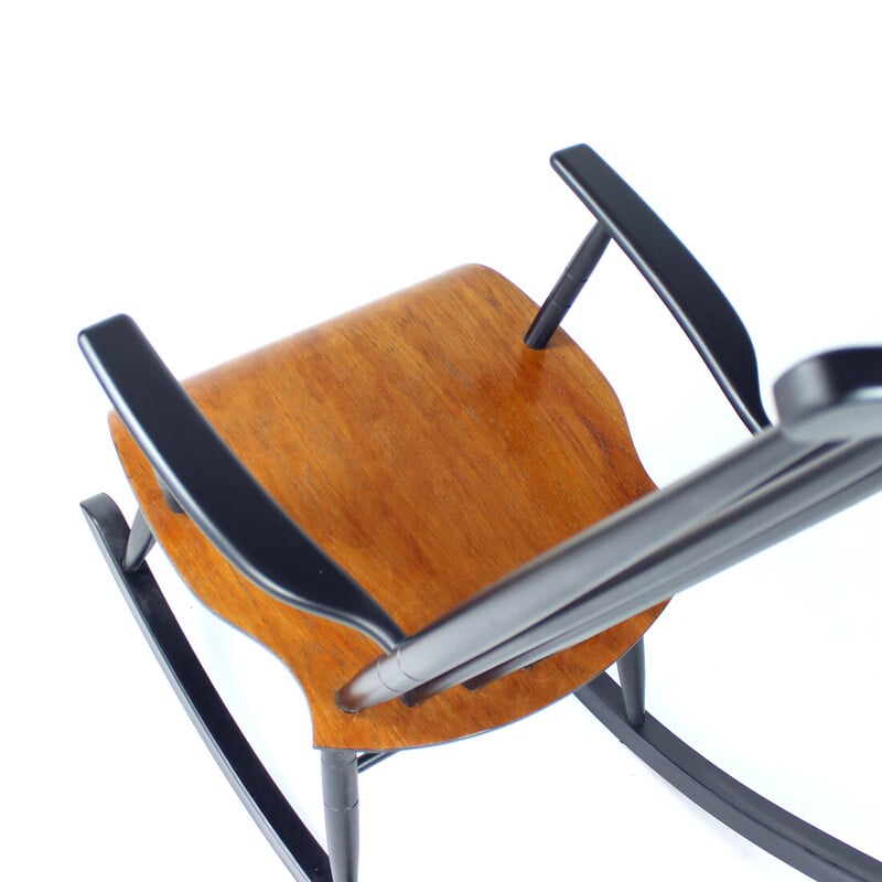 Vintage beechwood rocking chair by Varjosen Puunjalostus, Finland 1960s