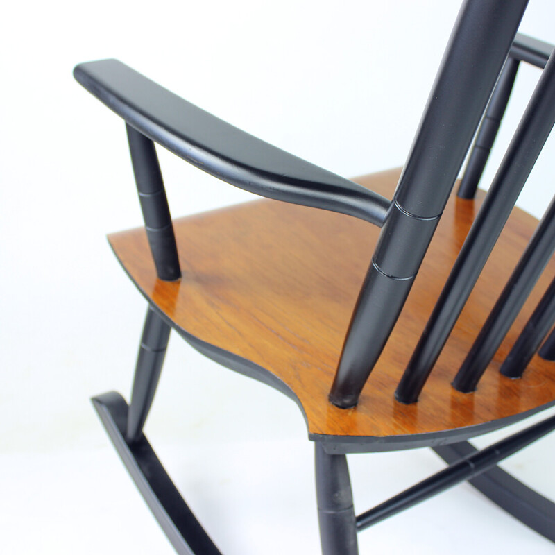 Vintage beechwood rocking chair by Varjosen Puunjalostus, Finland 1960s