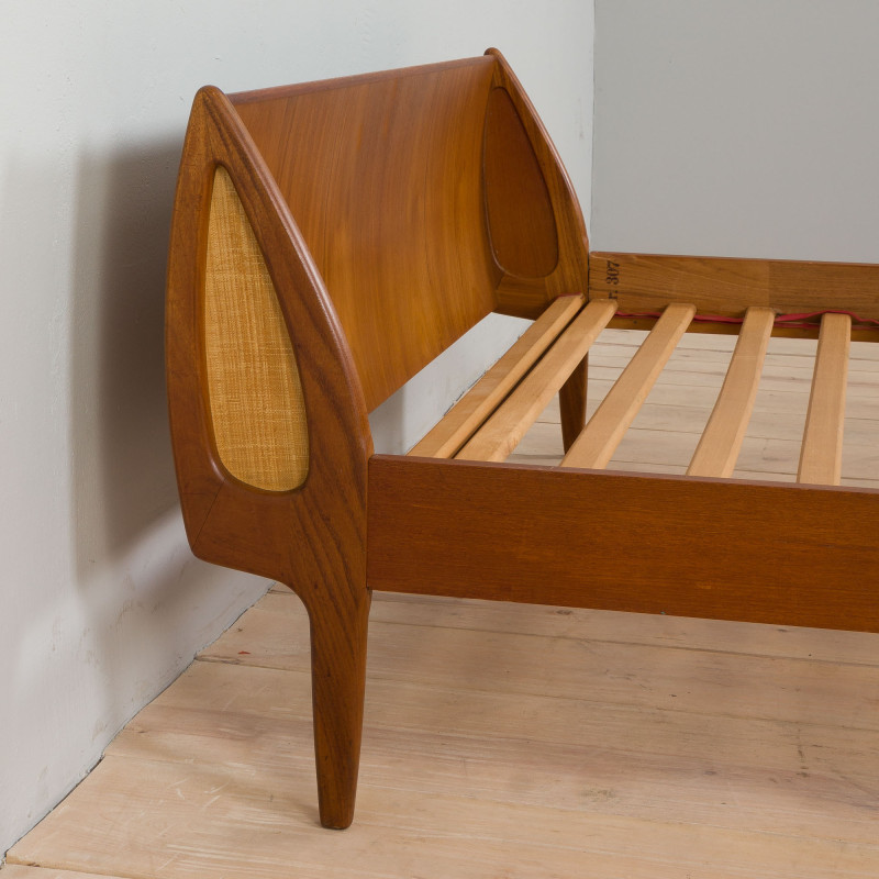 Vintage Deens teakhouten bed van Sigfred Omann voor Olholm Mobelfabrik, 1960