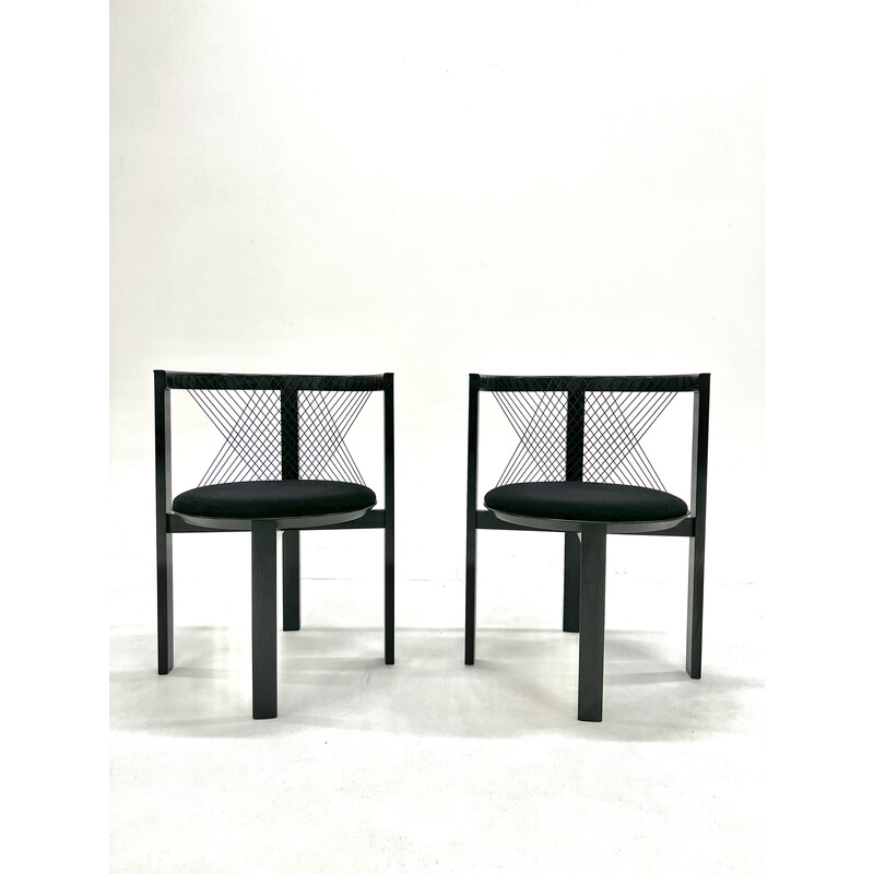 Coppia di sedie vintage in frassino tinto e tessuto in lana nera di Niels Jorgen Haugesen per Tranekaer, 1980