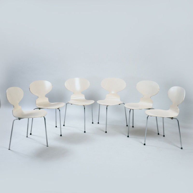 Ensemble de 6 chaises tripodes vintage Ant 3100 blanches par Arne Jacobsen pour Fritz Hansen
