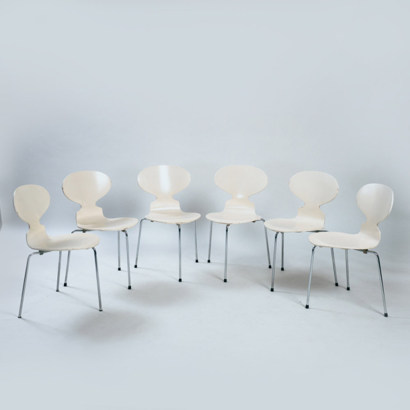 Set of 6 vintage white 3100 tripod Ant chairs by Arne Jacobsen for Fritz Hansen