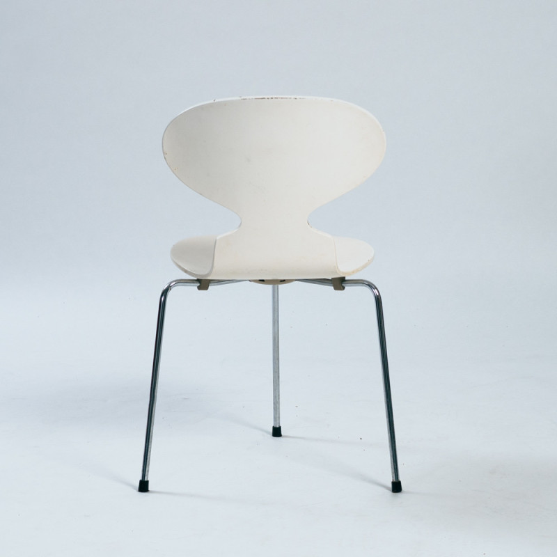 Set van 6 vintage witte 3100 driepoot Ant stoelen van Arne Jacobsen voor Fritz Hansen