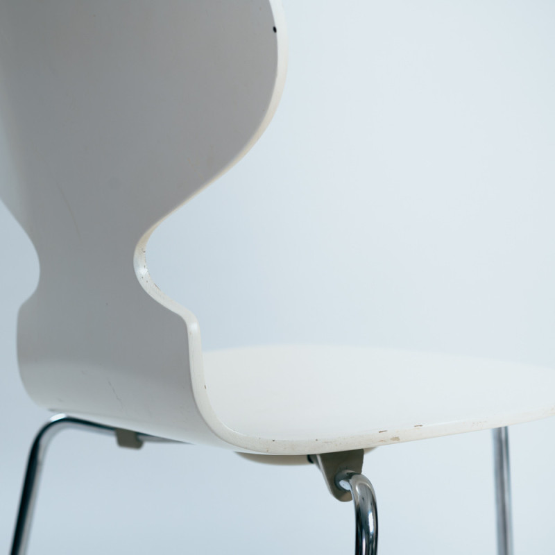Ensemble de 6 chaises tripodes vintage Ant 3100 blanches par Arne Jacobsen pour Fritz Hansen