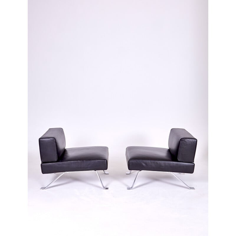 Pair of vintage ombra 512 armchairs in polished chrome steel and leather by Charlotte Perriand