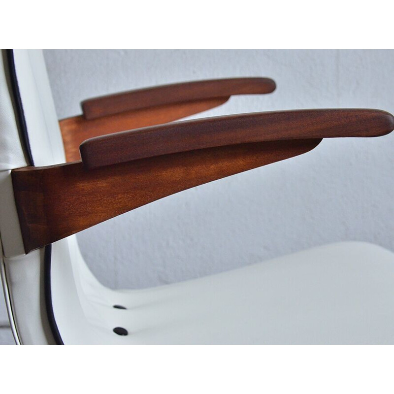 Ensemble de 4 chaises à pieds courbés en simili cuir, G. VAN OS - 1950