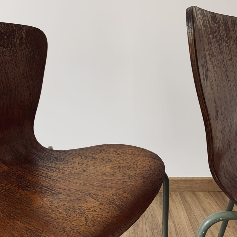 Paire de chaises vintage 3107 en bois courbé par Arne Jacobsen