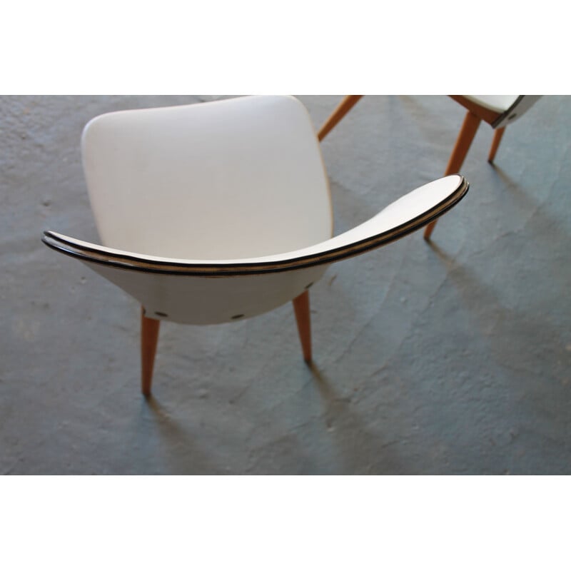 Set of 5 vintage Baumann chairs in white vinyl and wood, 1950