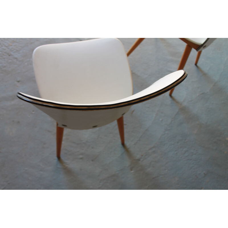 Set of 5 vintage Baumann chairs in white vinyl and wood, 1950