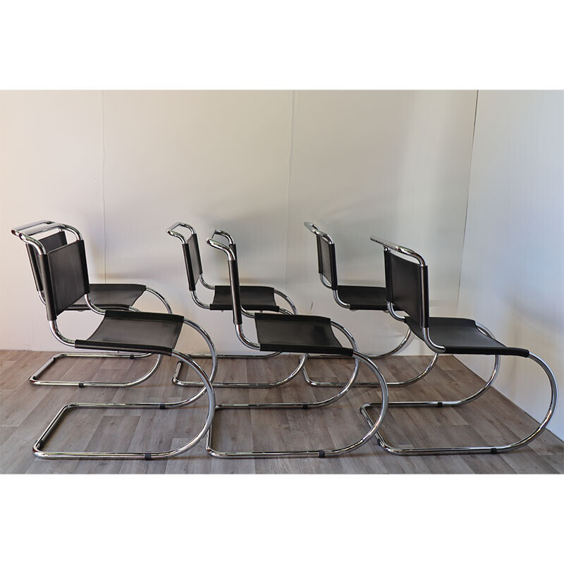 Satz von 6 minimalistischen Vintage-Stühlen aus verchromtem Metall und schwarzem Leder, 1970