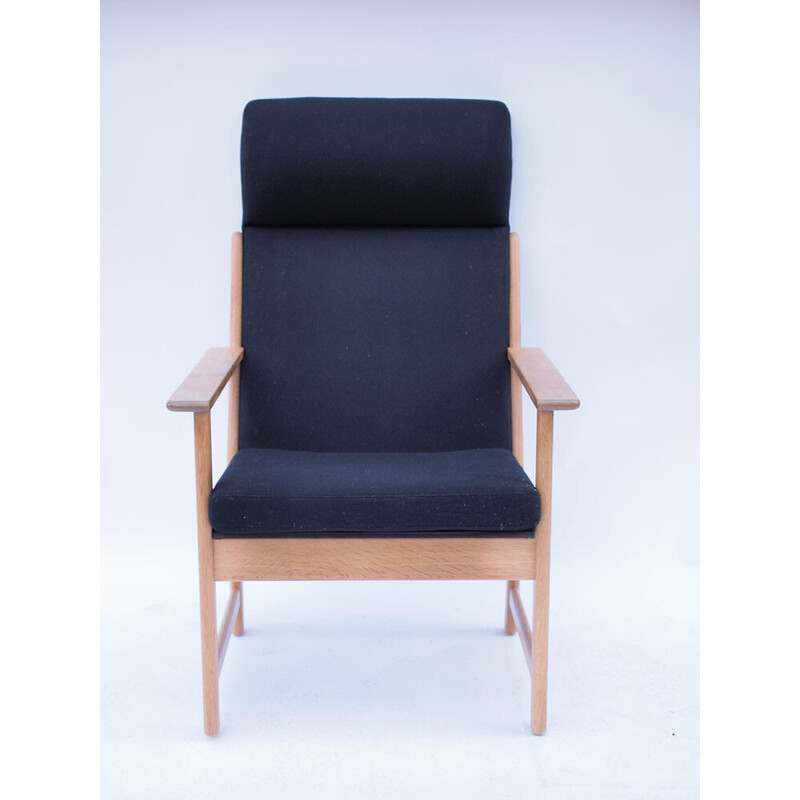 Dänischer skandinavischer Vintage-Sessel aus massiver Eiche und schwarzem Stoff, 1960-1970