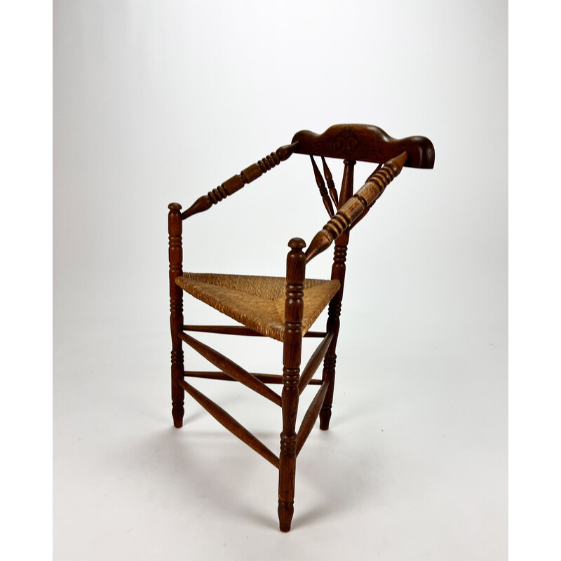 Vintage driehoekige stoel in massief eikenhout en riet, 1950