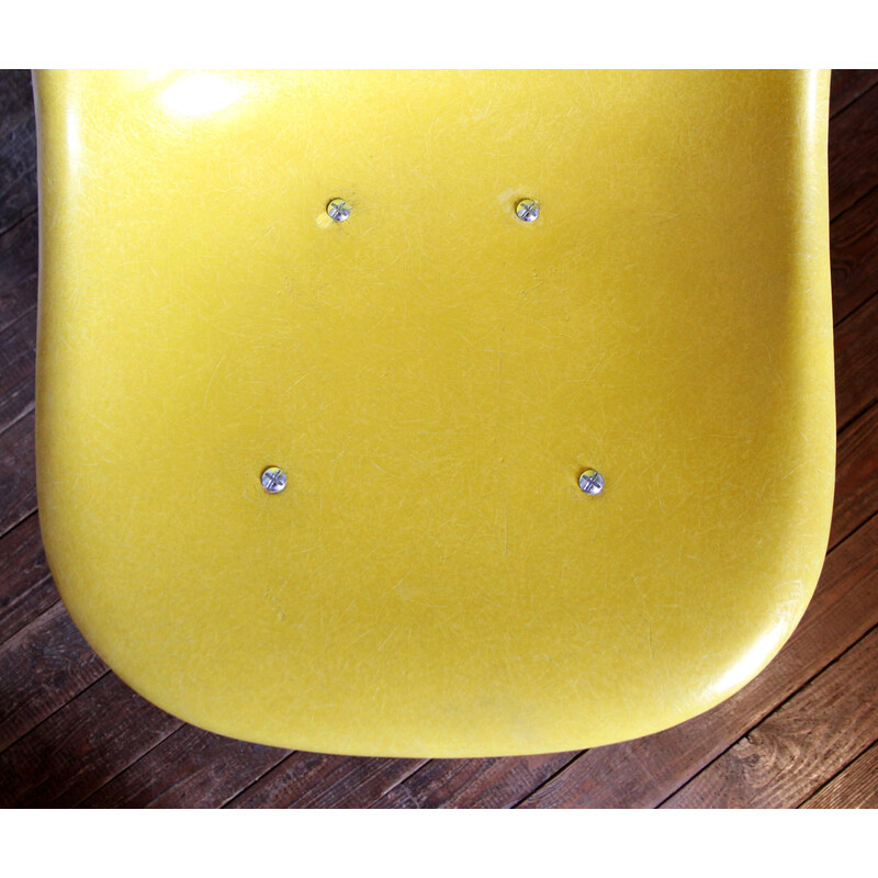 Par de cadeiras Dsw amarelas vintage de Charles e Ray Eames para Herman Miller