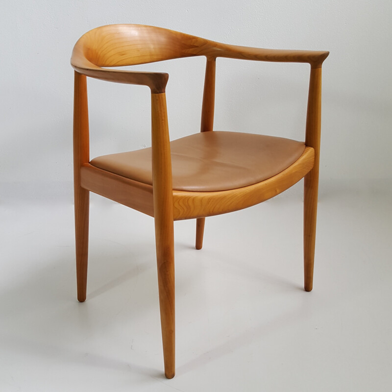 PP Møbler "The Chair" in ashwood, Hans WEGNER - 2000s