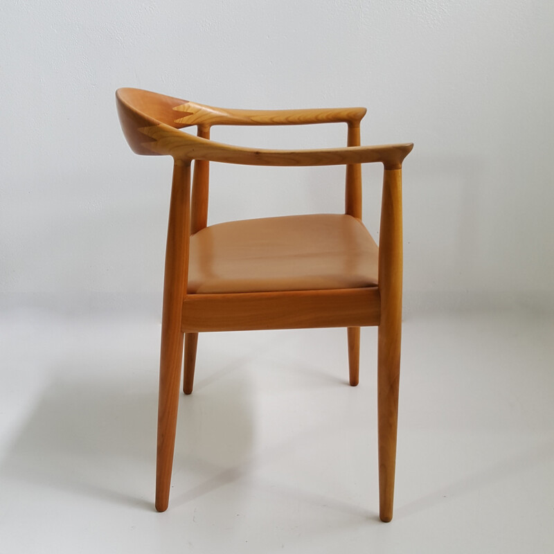 PP Møbler "The Chair" in ashwood, Hans WEGNER - 2000s