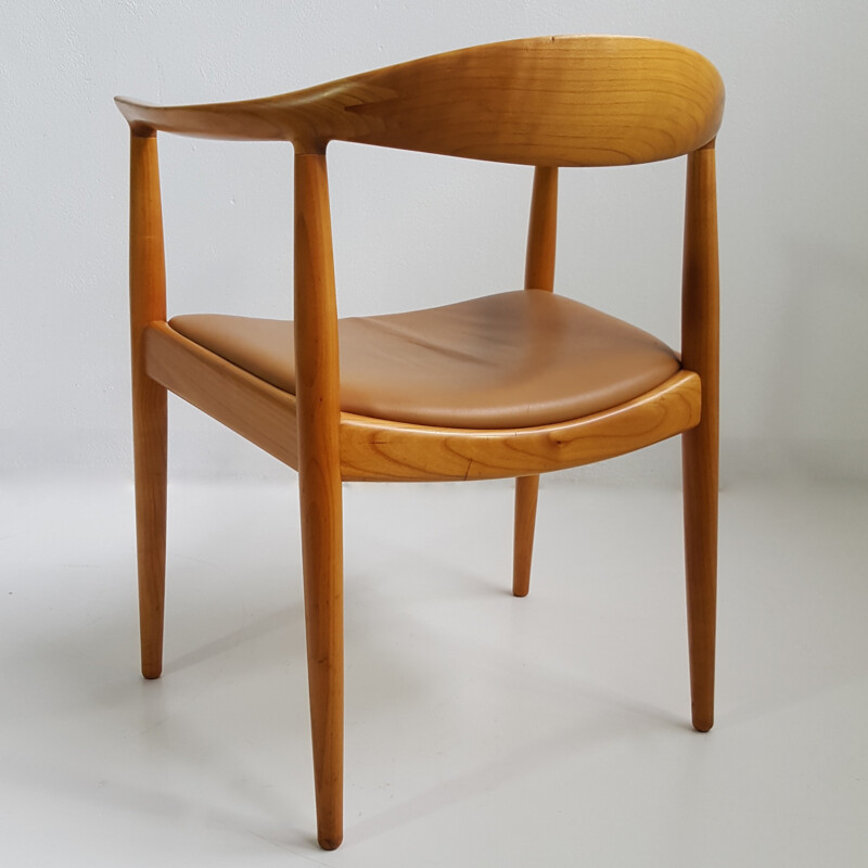 PP Møbler "The Chair" in ashwood, Hans WEGNER - 2000s