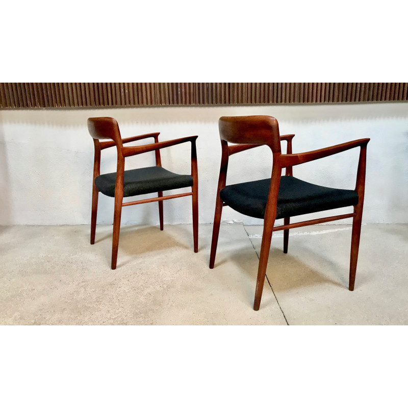 Paar vintage Deense teakhouten en wollen fauteuils "Model 56" van Niels O. Møller voor J.L. Møllers, 1954