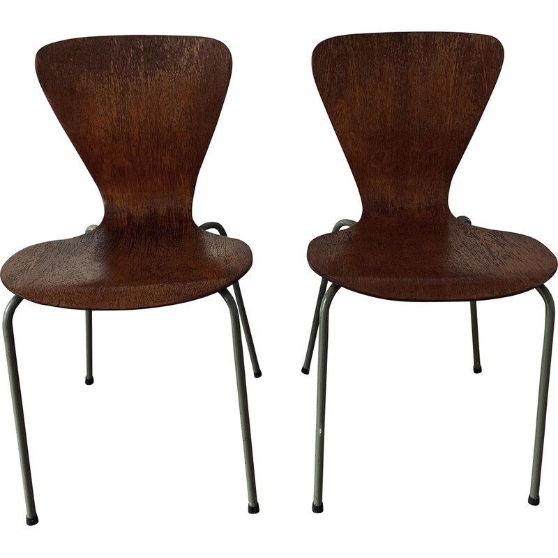 Pair of vintage 3107 bentwood chairs by Arne Jacobsen