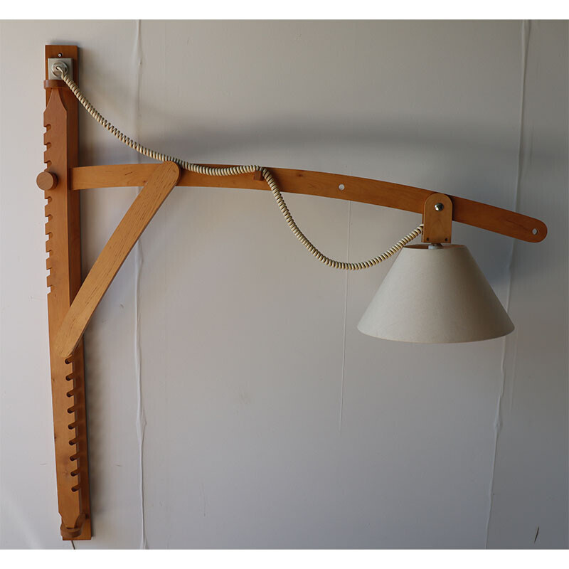 Verstelbare Scandinavische houten wandlamp