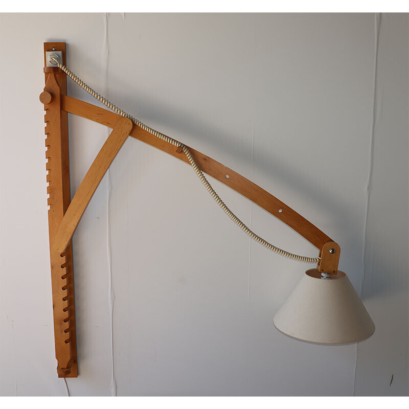 Verstelbare Scandinavische houten wandlamp