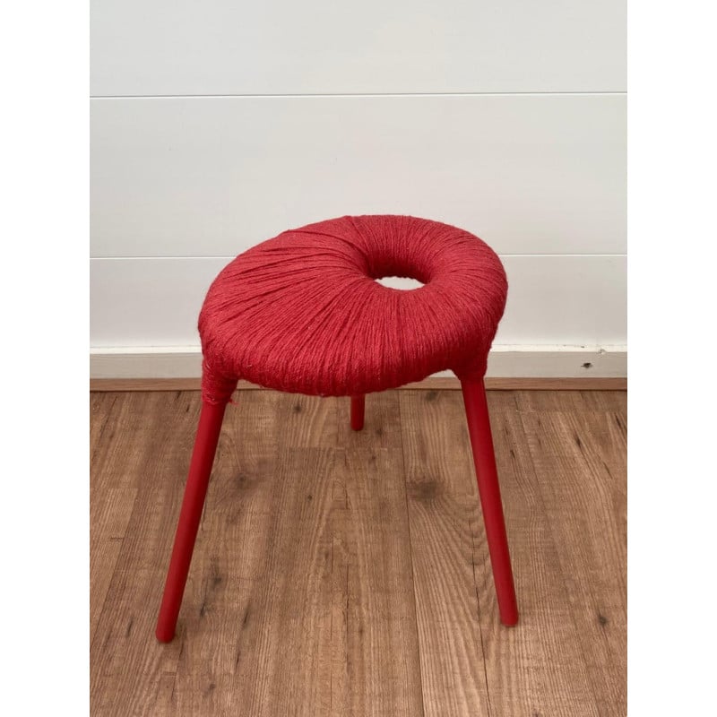 Tabouret vintage en métal rouge et laine modèle Eskilstuna par Ikea, 1990