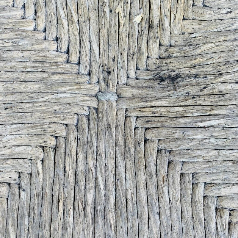 Pareja de taburetes altos vintage de madera y paja