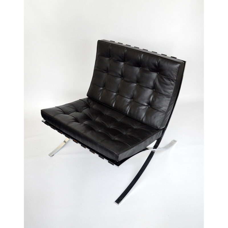 "Barcelona" black low chair, Ludwig MIES VAN DER ROHE - 1970s