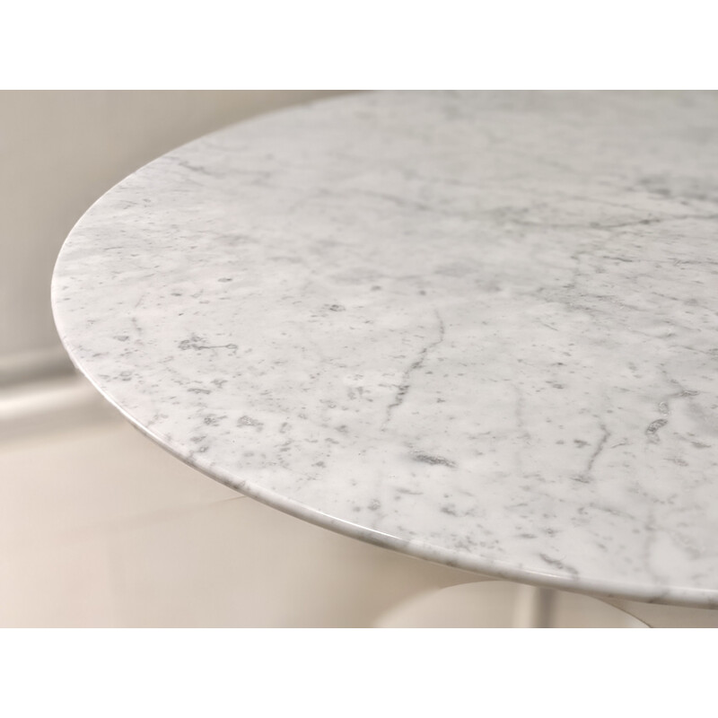 Vintage round table in Carrara marble by Eero Saarinen for Knoll, 1960