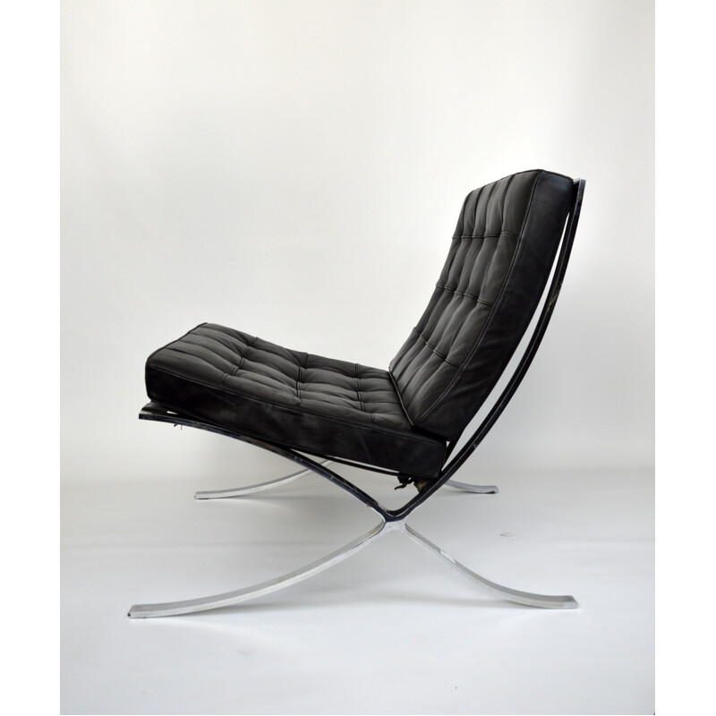 "Barcelona" black low chair, Ludwig MIES VAN DER ROHE - 1970s